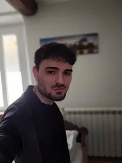 Flat-lit selfie before AI dating photo transformation